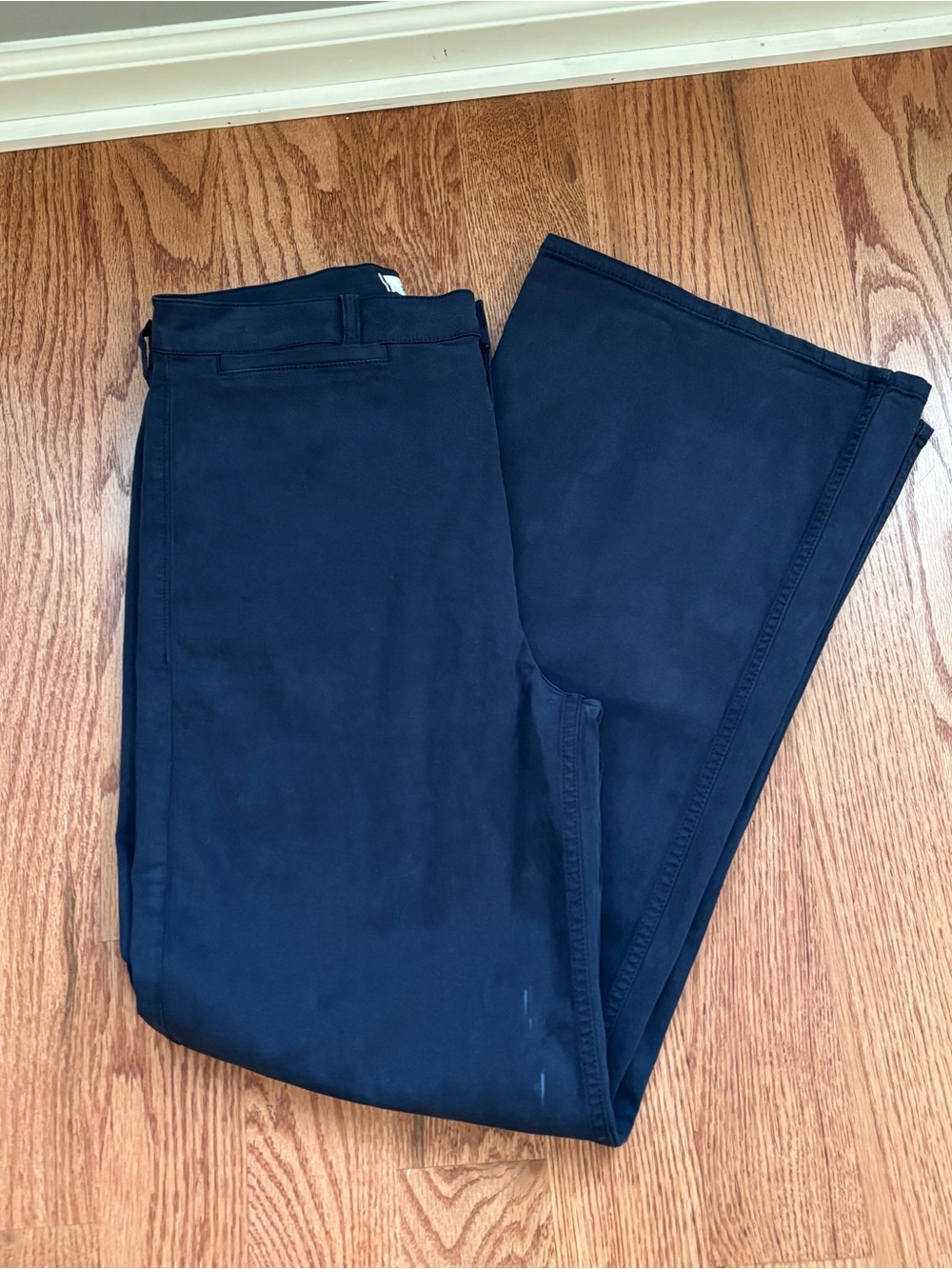 Madewell
Wide-Leg Pants in Navy - Picture 5 of 7